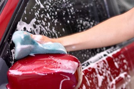 Megmutatjuk, hogyan lesz csillogó és tiszta autód